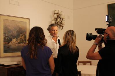 Bernard-Henri Lévy intervistato dalla giornalista Cecilia Donadio